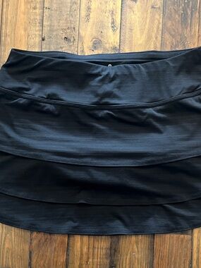 Athleta Black Tiered Skort Med ruffle Layered Athletic Tennis Golf Running Skirt